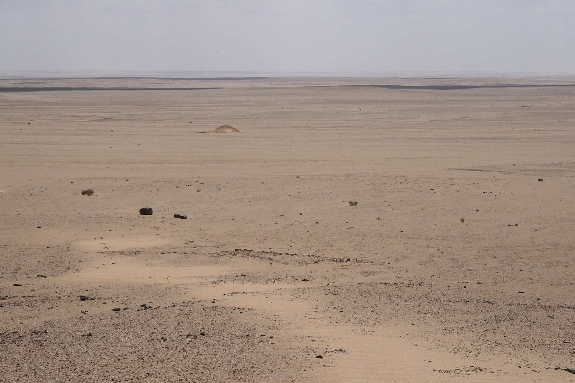 The Qattara Depression in Egypt’s Western Desert: the empty basin the seawater schemes wanted to flood, not a reservoir