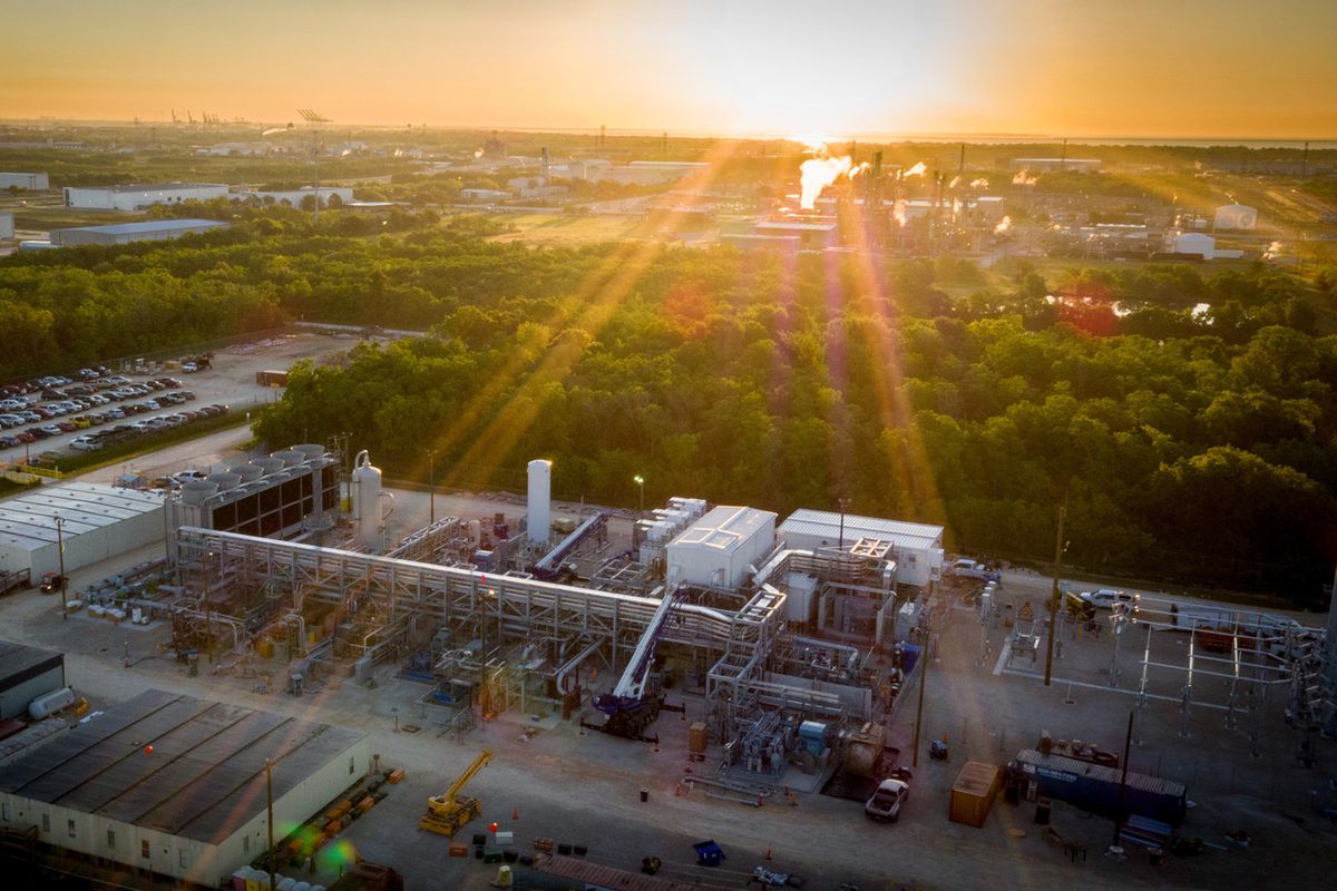 An industrial carbon-capture power plant: capture hardware of that class, not a press photo of Deep Sky Alpha in Alberta