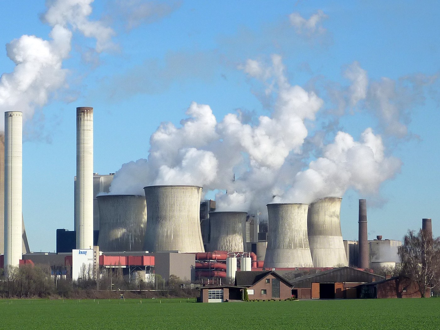 The Niederaussem lignite power station in Germany: a large stationary emitter of the kind the EU ETS covers
